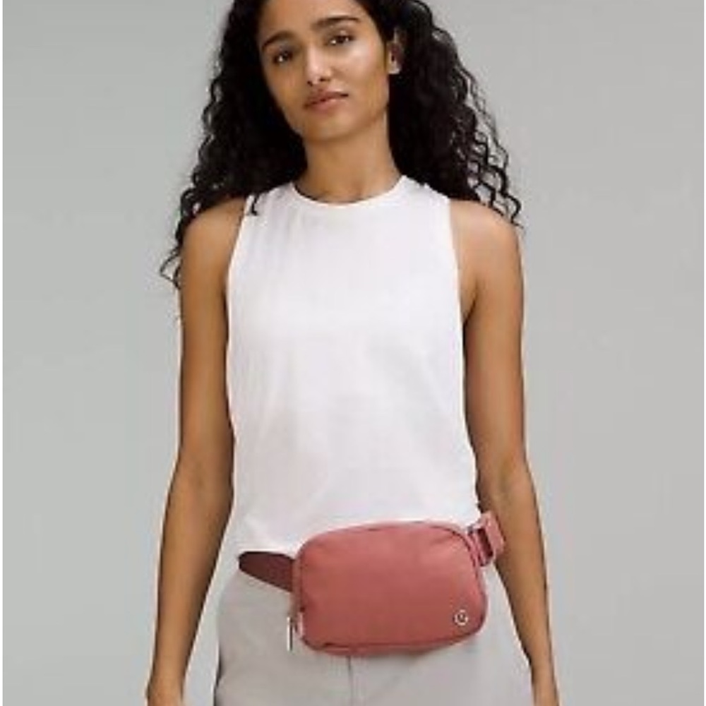 [Lululemon] Everywhere Belt Bag Briar Rose New With Tags - Picture 2 of 4